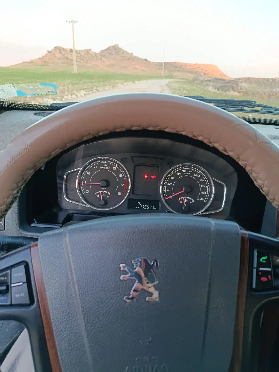 پژو پارسtu5 مدل ۹۸|خودرو سواری و وانت|خرم‌آباد, |دیوار