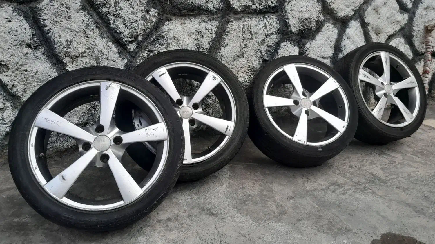 رینگ 17|قطعات یدکی و لوازم جانبی|دهگلان, |دیوار