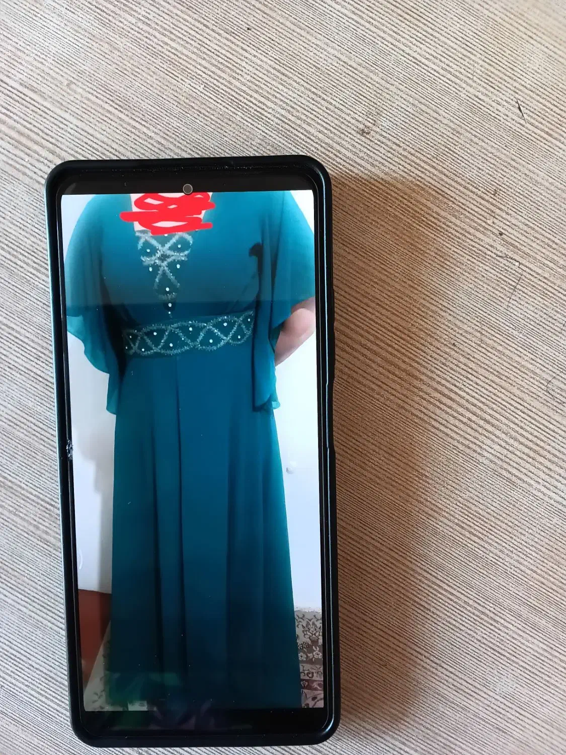 لباس مجلسی|لباس|رودهن, |دیوار