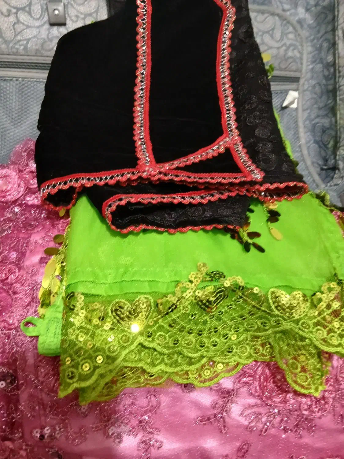 لباس جشن محلی|لباس|اندیکا, |دیوار