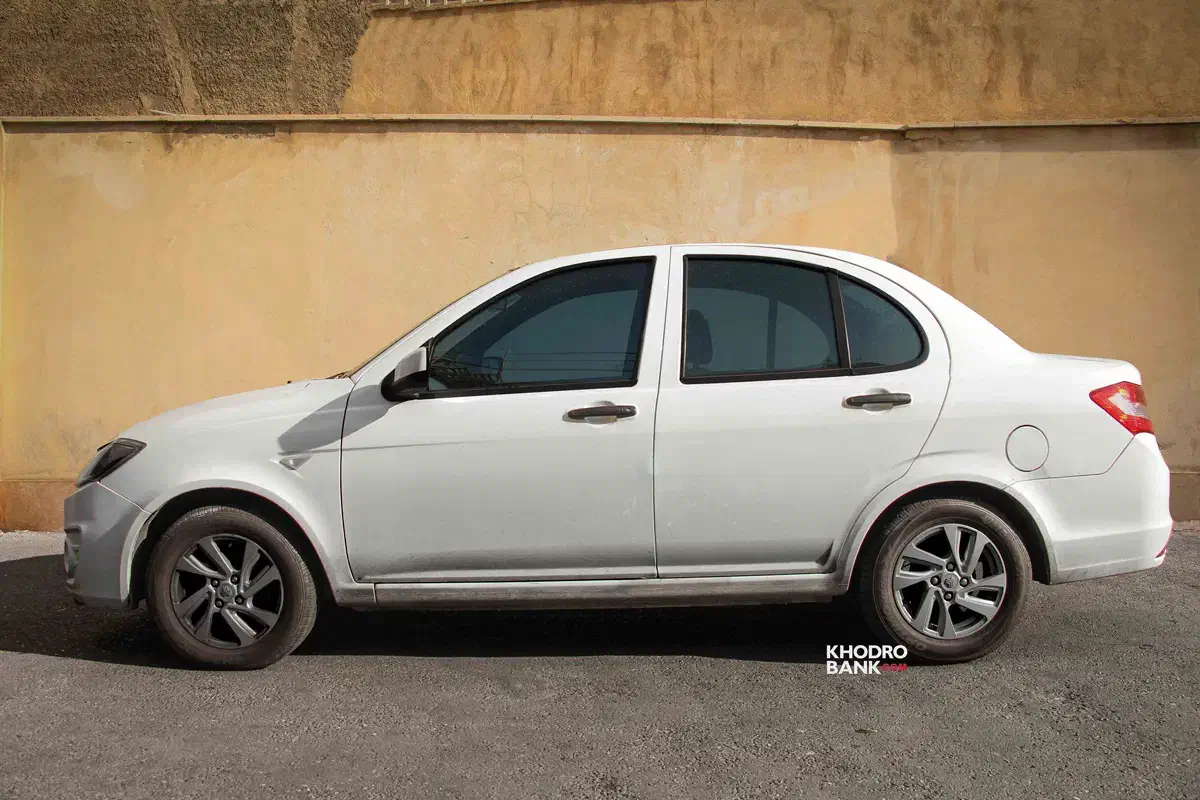 ساینا  ۴۰۴ در حد صفر|خودرو سواری و وانت|شیراز, بازار|دیوار