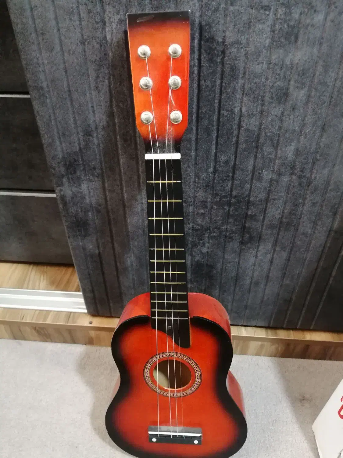 اسباب بازی|اسباب‌بازی بچه|شیراز, شاه قلی بیگی|دیوار