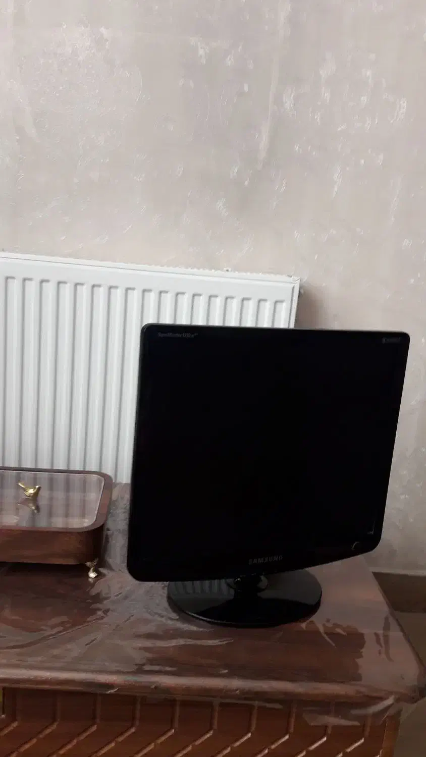 مانیتور ۱۴  سامسونگ|قطعات و لوازم جانبی رایانه|اسلام‌شهر, شهرک سعیدیه|دیوار