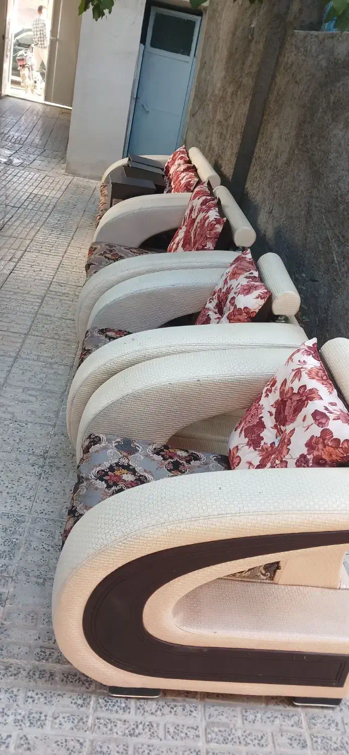 راحتی و نهار خوری|مبلمان خانگی و میز عسلی|زند, |دیوار