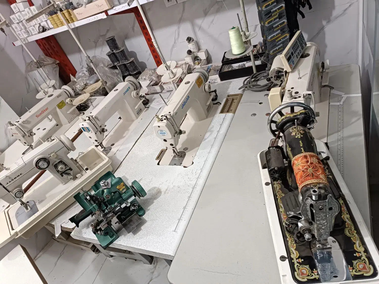 تعدادی چرخ خیاطی صنعتی قیمت 7 تومن|چرخ خیاطی و ریسندگی|پاکدشت, پاکدشت (مامازند)|دیوار