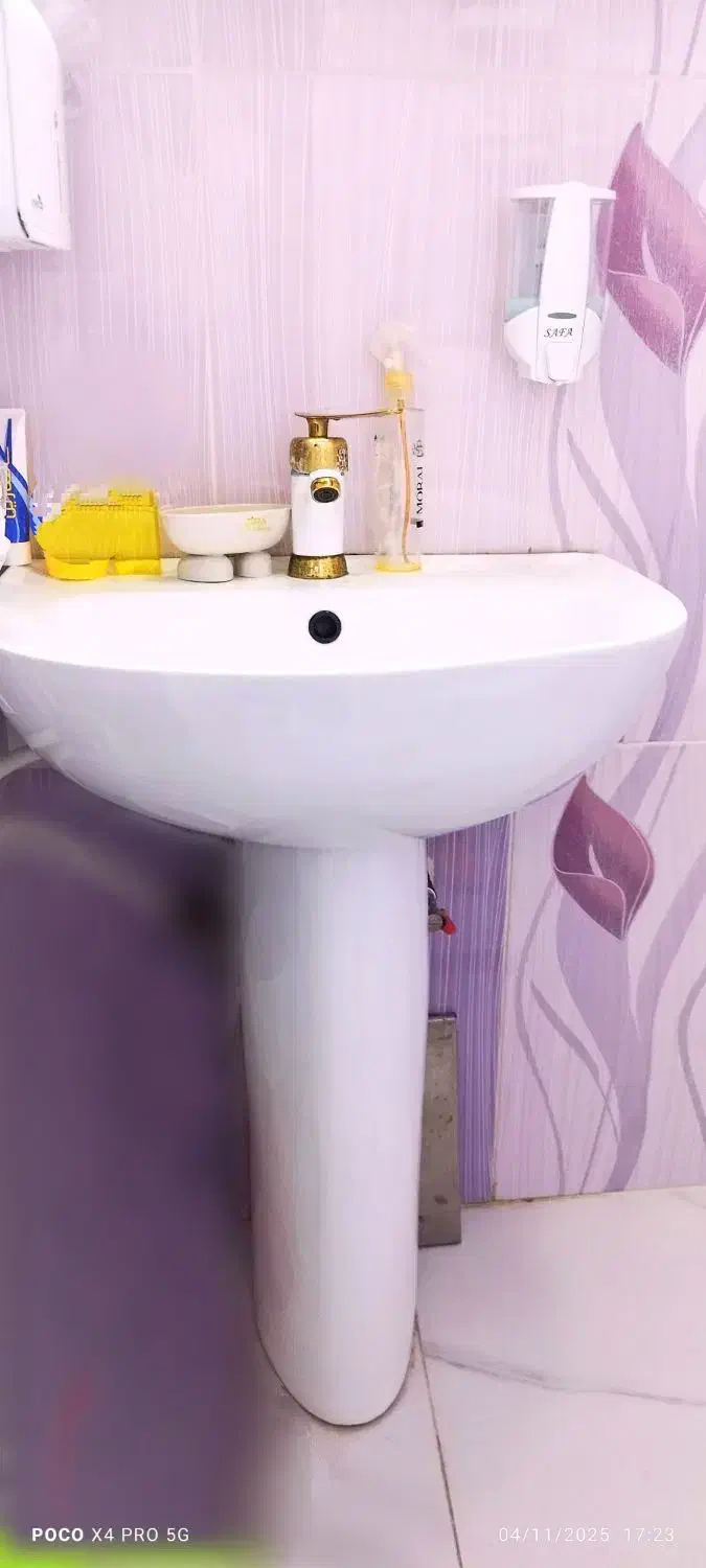 روشویی به همراه شیر|لوازم سرویس بهداشتی|کیش, |دیوار