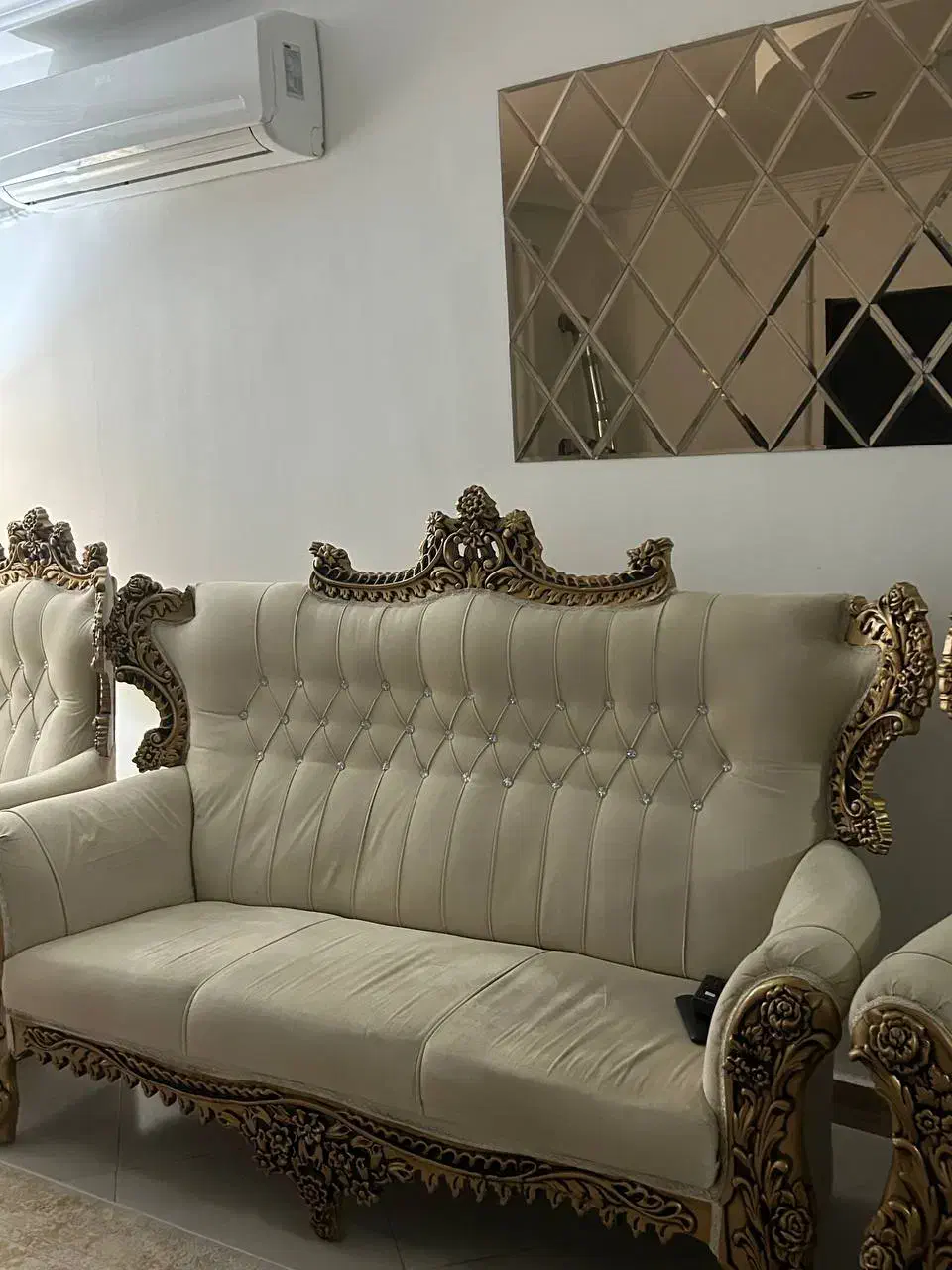 مبل تمیز در حد نو|مبلمان خانگی و میز عسلی|رشت, سلیمانداراب|دیوار