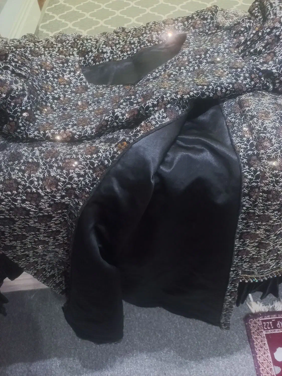 لباس محلی نو زمینه مخمل|لباس|چرام, |دیوار