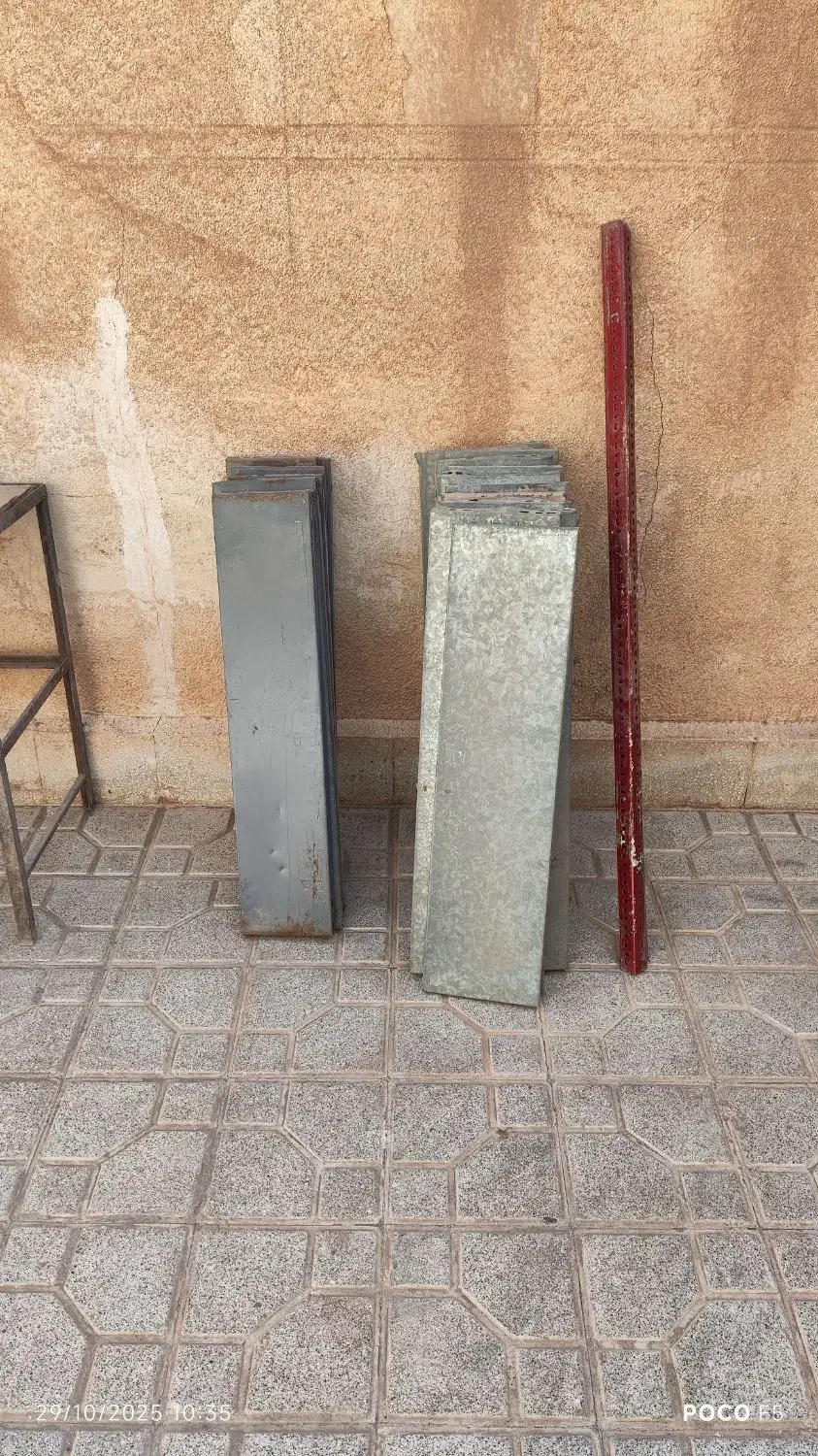 تعدادی قفسه پیچ مهره ای طوسی برای انبار (زیرزمین)|کتابخانه، شلف، قفسههای دیواری|سبزوار, جوادیه غربی|دیوار