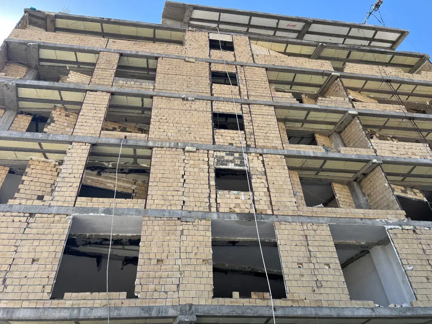 فروش مغازه بر بلوار تاجگردون دو نبش کوچه هفت شمالی|فروش مغازه و غرفه|دوگنبدان, |دیوار