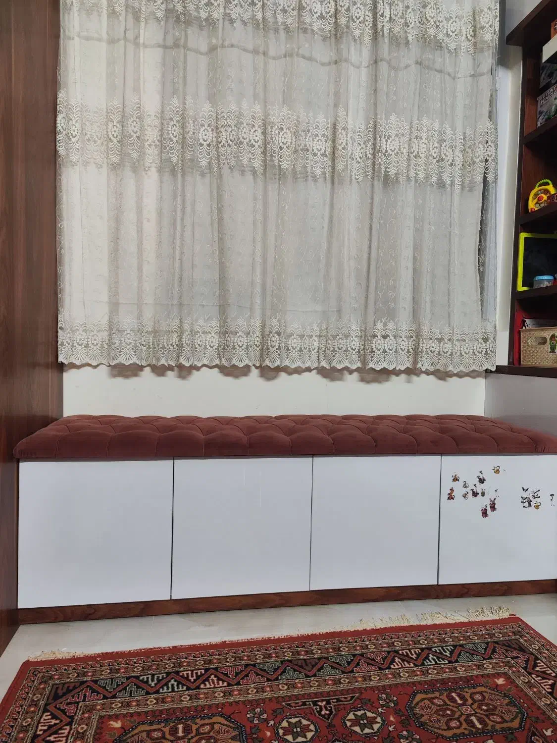 نشیمن مبلی نیمکت شاه نشین|صندلی و نیمکت|قم, هنرستان|دیوار