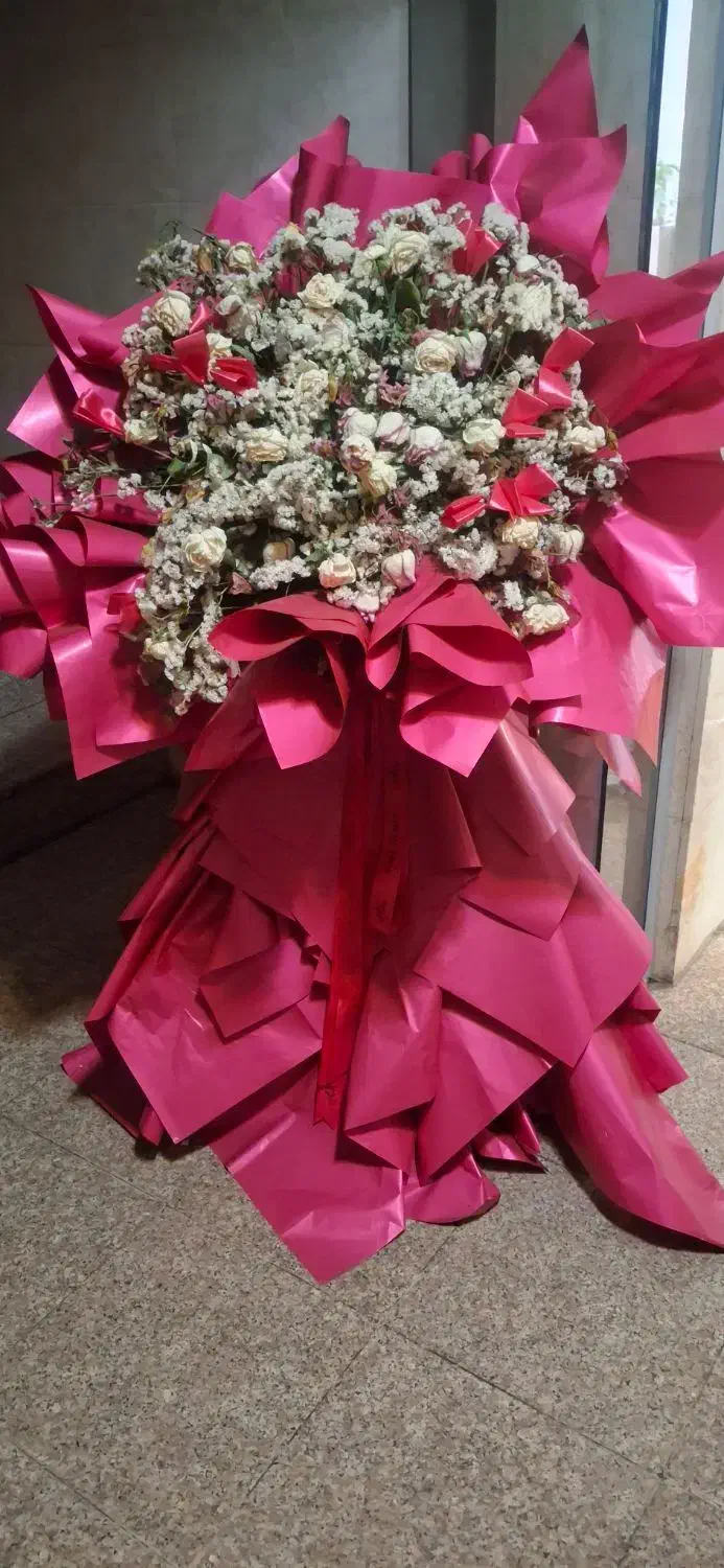 استند گل برند ووشه|گل و گیاه طبیعی|تهران, خاوران|دیوار