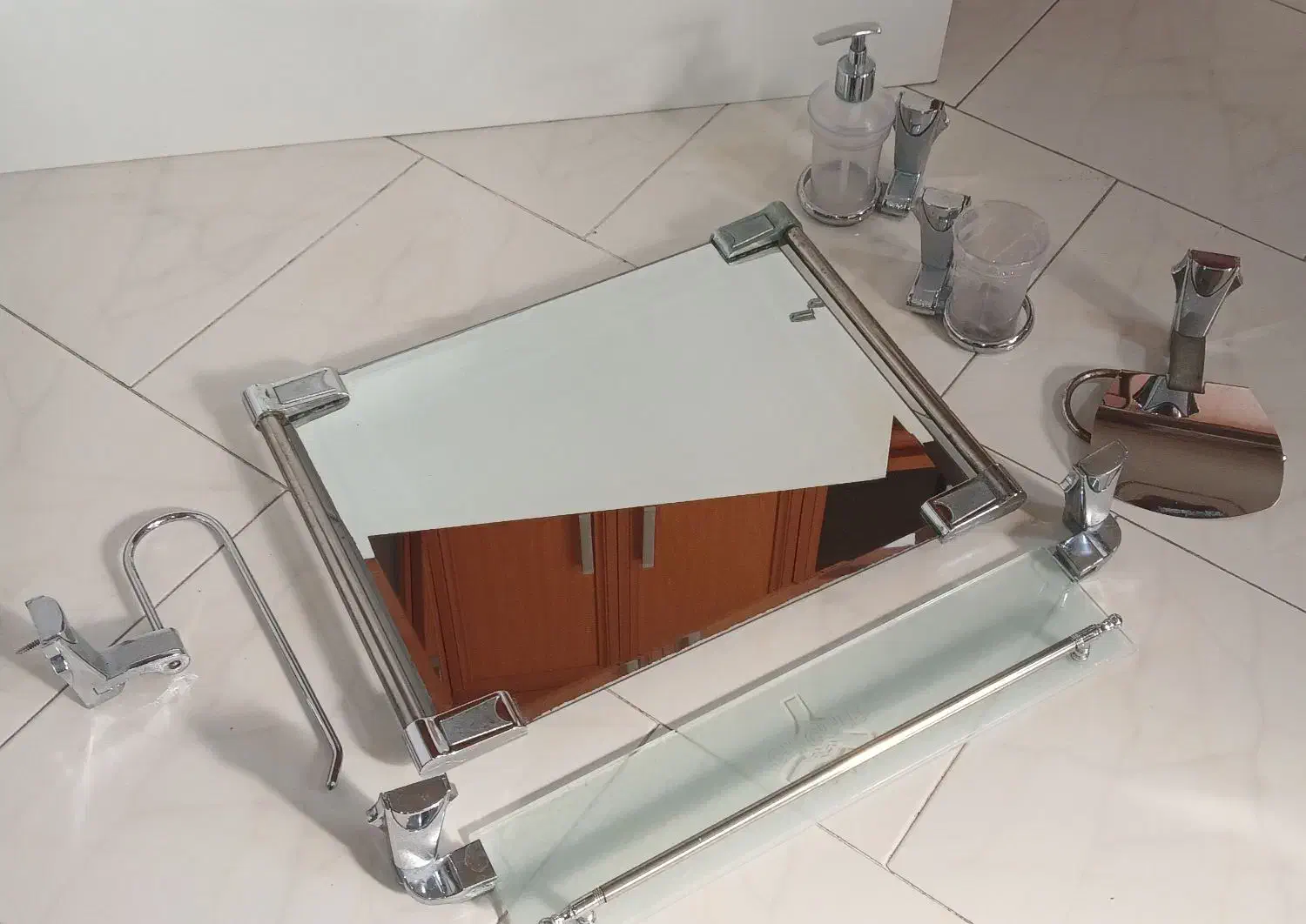 ست آینه و لوازم سرویس بهداشتی|لوازم سرویس بهداشتی|پردیس, فاز ۴|دیوار