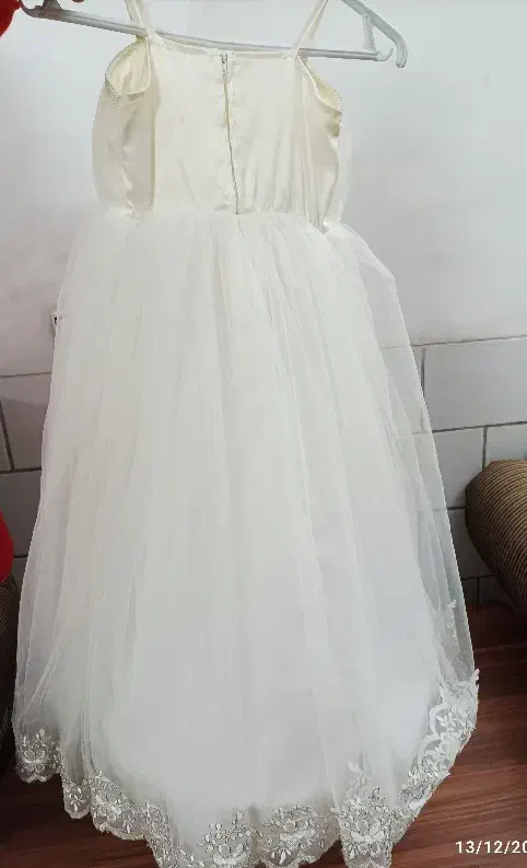 لباس عروس دخترانه ژپون دار همراه با تور سر|کفش و لباس بچه|کرمان, |دیوار