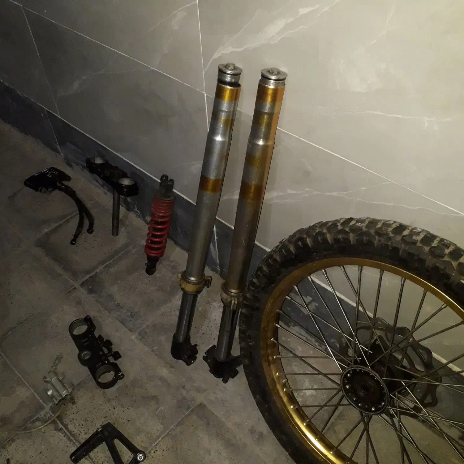 قطعات و لوازم استوک و در حد موتور تریل ۲۰۰ و ۲۵۰|موتورسیکلت|شهریار, شهرک شاهد|دیوار