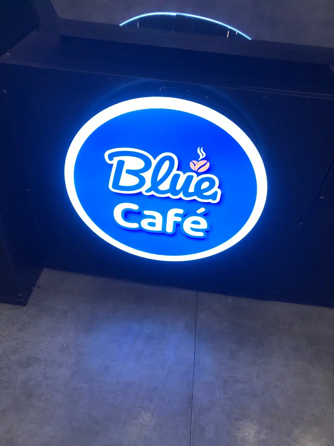 نیروی اشنا به کافه داری|استخدام خدمات فروشگاه و رستوران|کیش, |دیوار