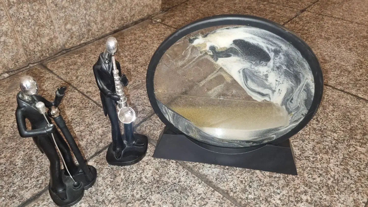 مجسمه رزین دکوری سالم تمیز|مجسمه، تندیس، ماکت|تهران, هروی|دیوار