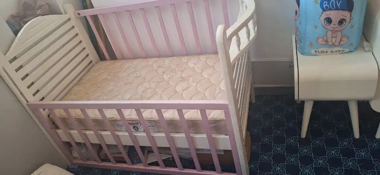 تخت کنار مادر|تخت و صندلی بچه|خرمآباد, |دیوار