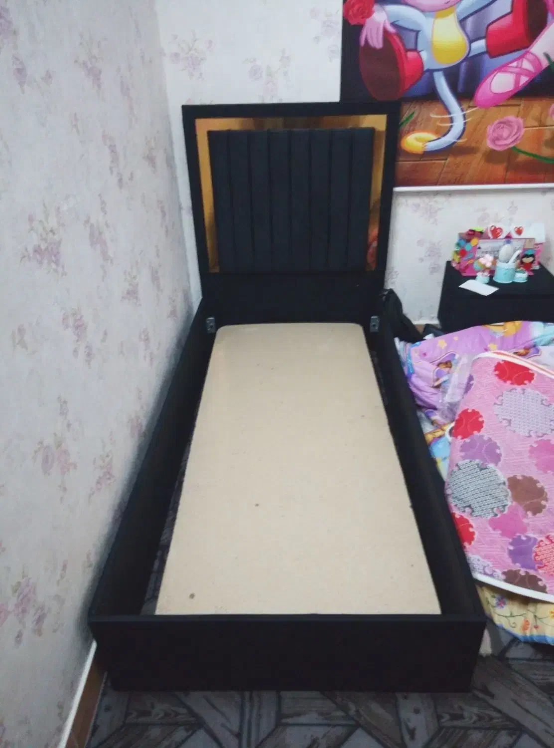 کفی چوبی تخت|تخت و سرویس خواب|لار, |دیوار