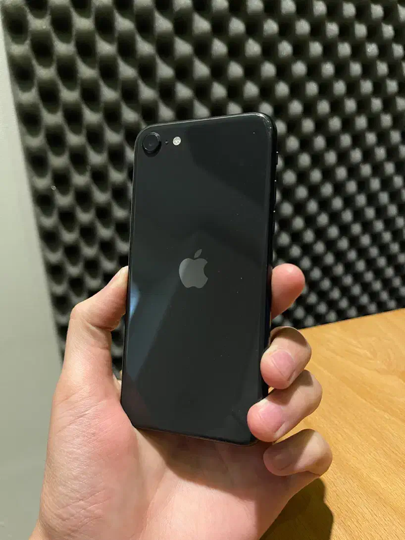 Iphone se 2020|موبایل|تهران, الهیه|دیوار