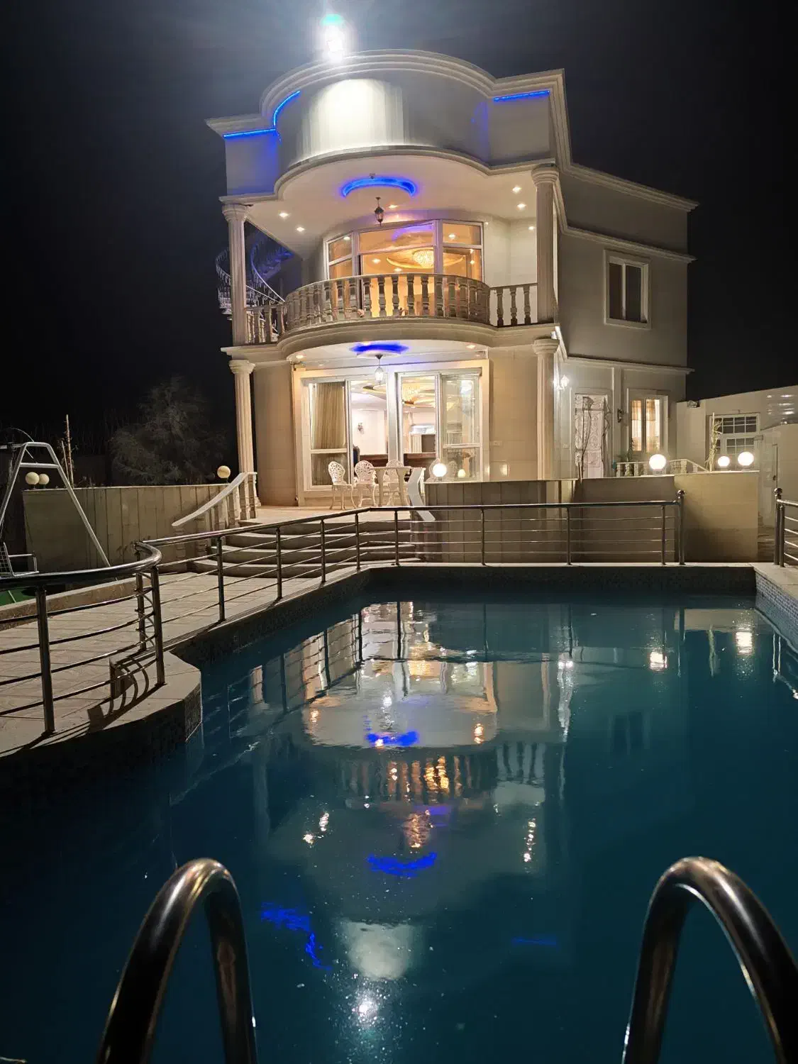 اجاره باغ ویلا زیبا و مجلل تریبلکس|اجارهٔ کوتاهمدت ویلا و باغ|مشهد, کلاکوب|دیوار