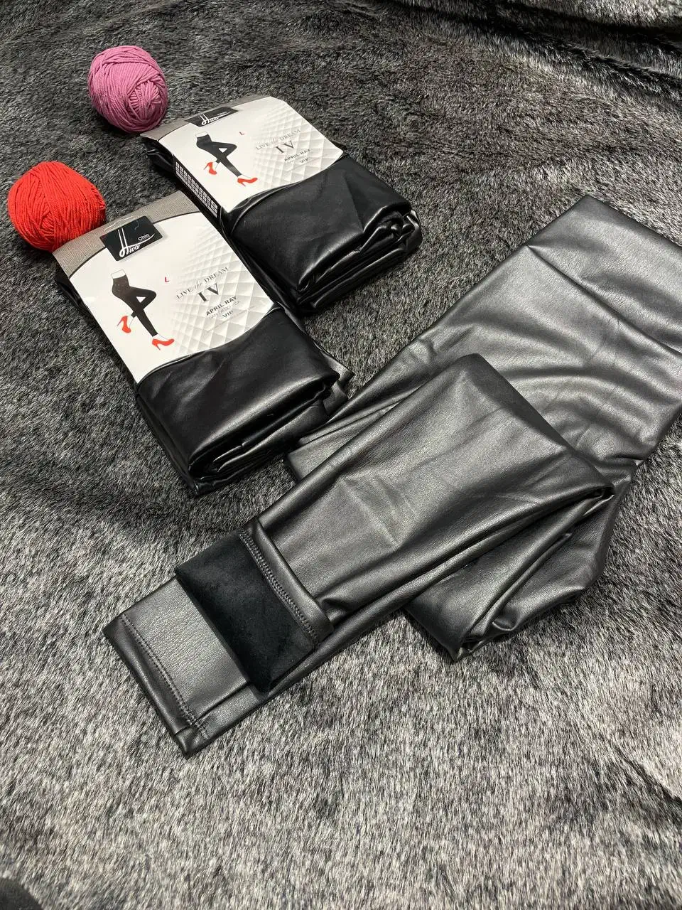 لگ چرم داخل مخمل|لباس|تبریز, |دیوار