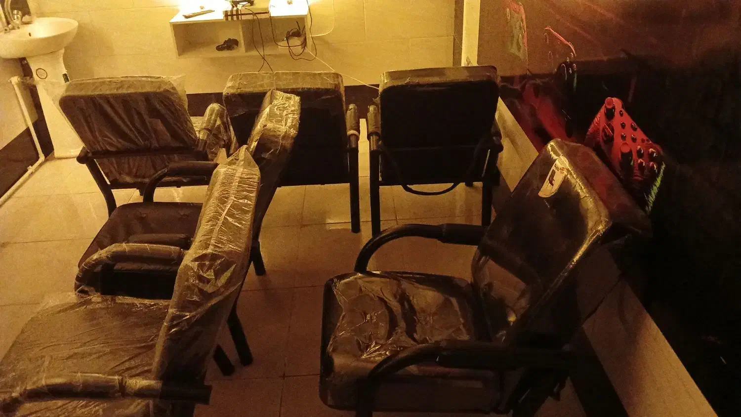 مغازه ۱۴ متری|اجارهٔ مغازه و غرفه|صومعه‌سرا, |دیوار