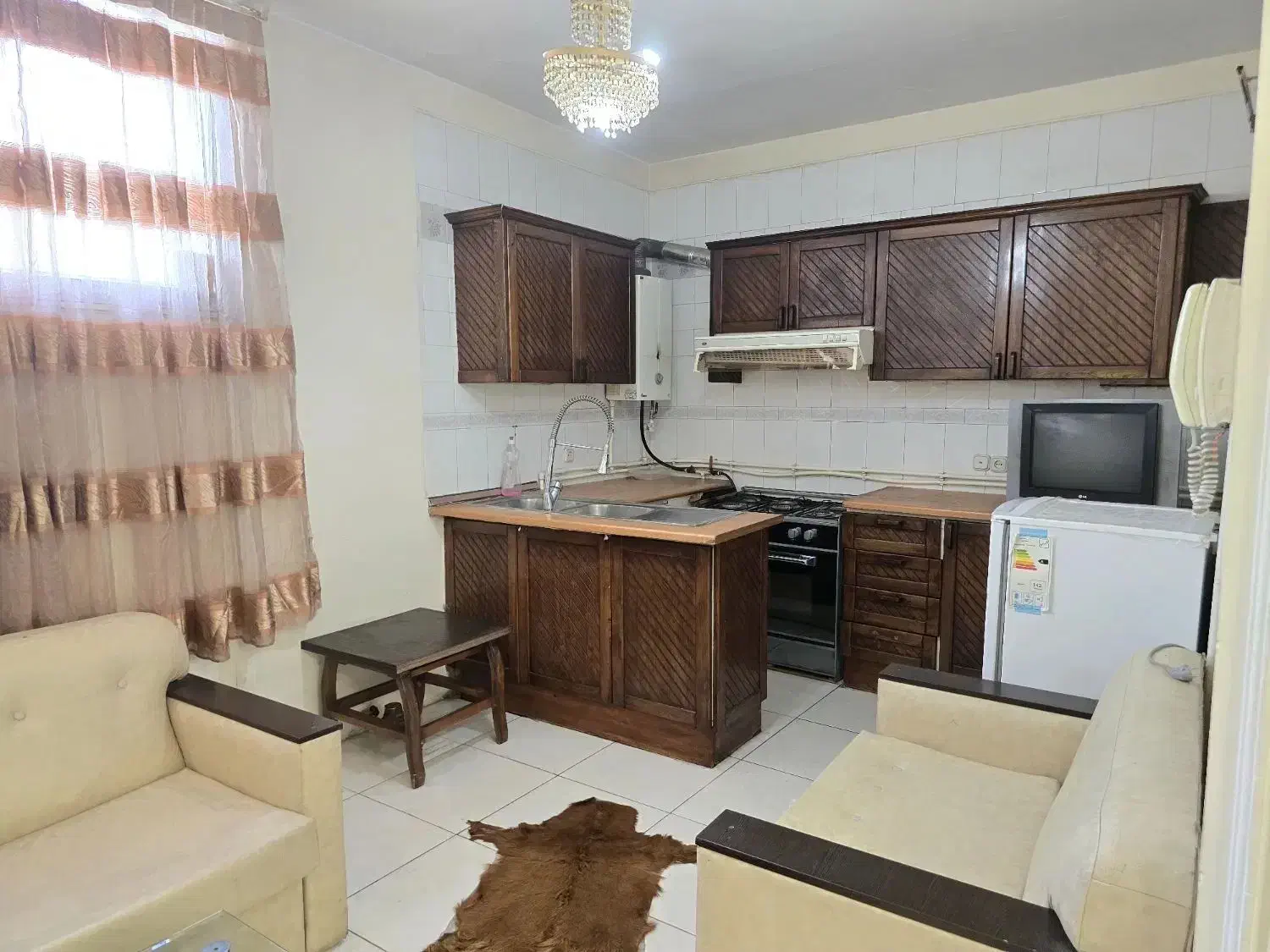 سوئیت نقلی فول روبروی میدان سنایی|اجارهٔ آپارتمان|تهران, سنائی|دیوار