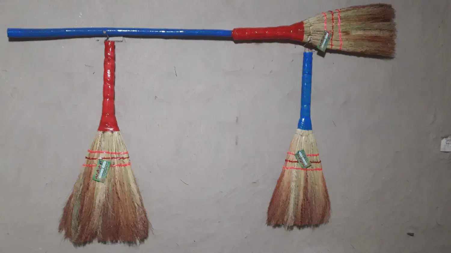 جاروسنتی بادسته ی چوبی|لوازم نظافت|توتکابن, |دیوار