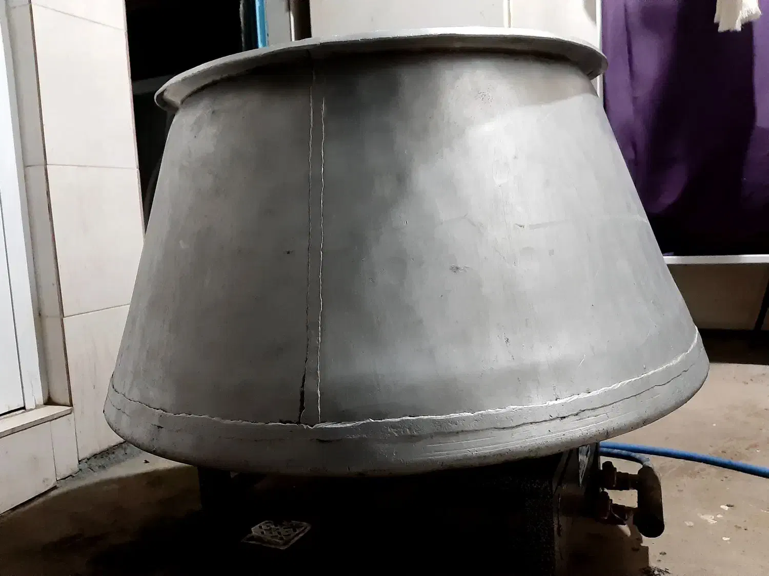 دیگ روئی قدیمی با کیفیت خیلی خوب|ظروف پخت‌وپز|ساری, |دیوار