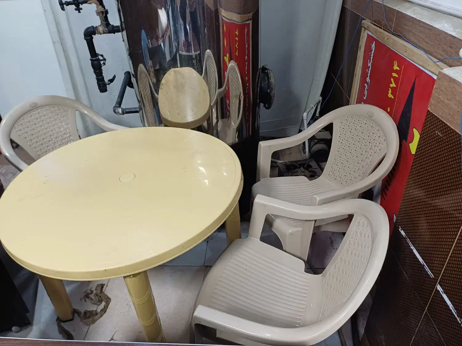 میز و صندلی پلاستیکی|میز و صندلی غذاخوری|بوکان, |دیوار