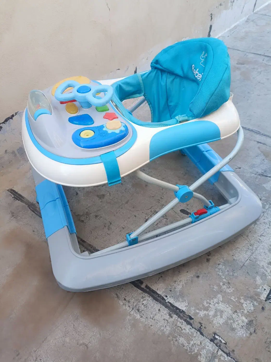 روروئک|کالسکه و لوازم جانبی|قم, شاه سید علی|دیوار