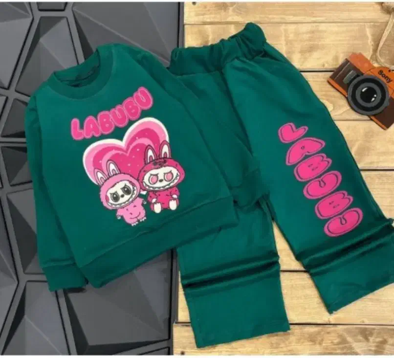 حراج بلوز و شلوار پسرانه و دخترانه پافر|کفش و لباس بچه|کرمان, |دیوار