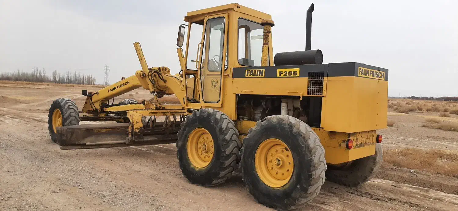 گریدر فان۲۰۵|خودرو سنگین|میاندوآب, |دیوار