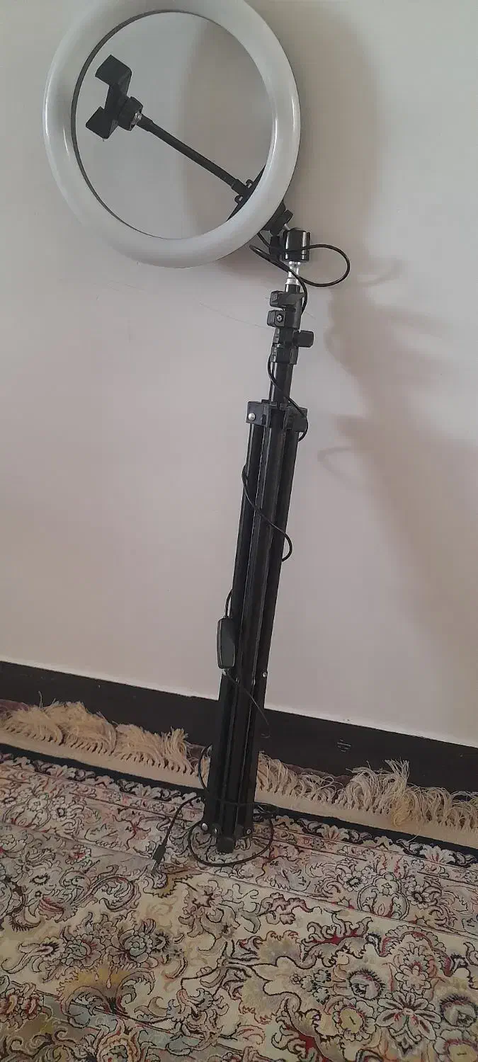 یک عدد رینگ لایت|دوربین عکاسی و فیلم‌برداری|تهران, مشیریه|دیوار