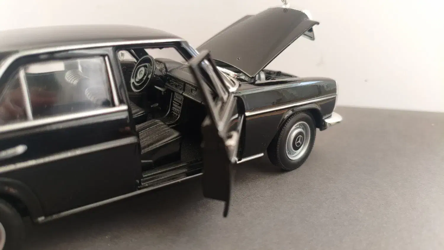 ماکت ماشین بنز|اسباب‌‌بازی|فولادشهر, ورزشگاه فولادشهر|دیوار