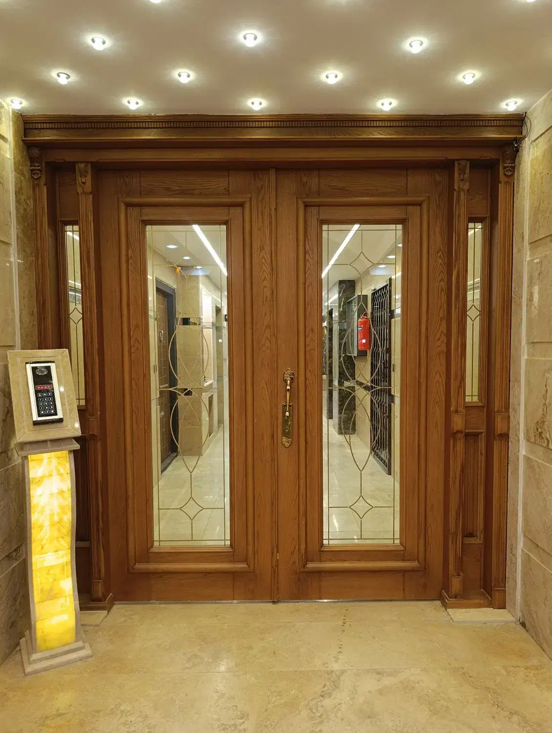 نصاب حرفه ای انواع درب های چوبی|خدمات پیشه و مهارت|قدس, شهر‌قدس|دیوار