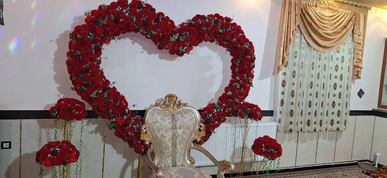 گل آرایی شب یلدا   صندلی  میز باند  تاج گل ترحیم|خدمات پذیرایی، مراسم|اردبیل, |دیوار