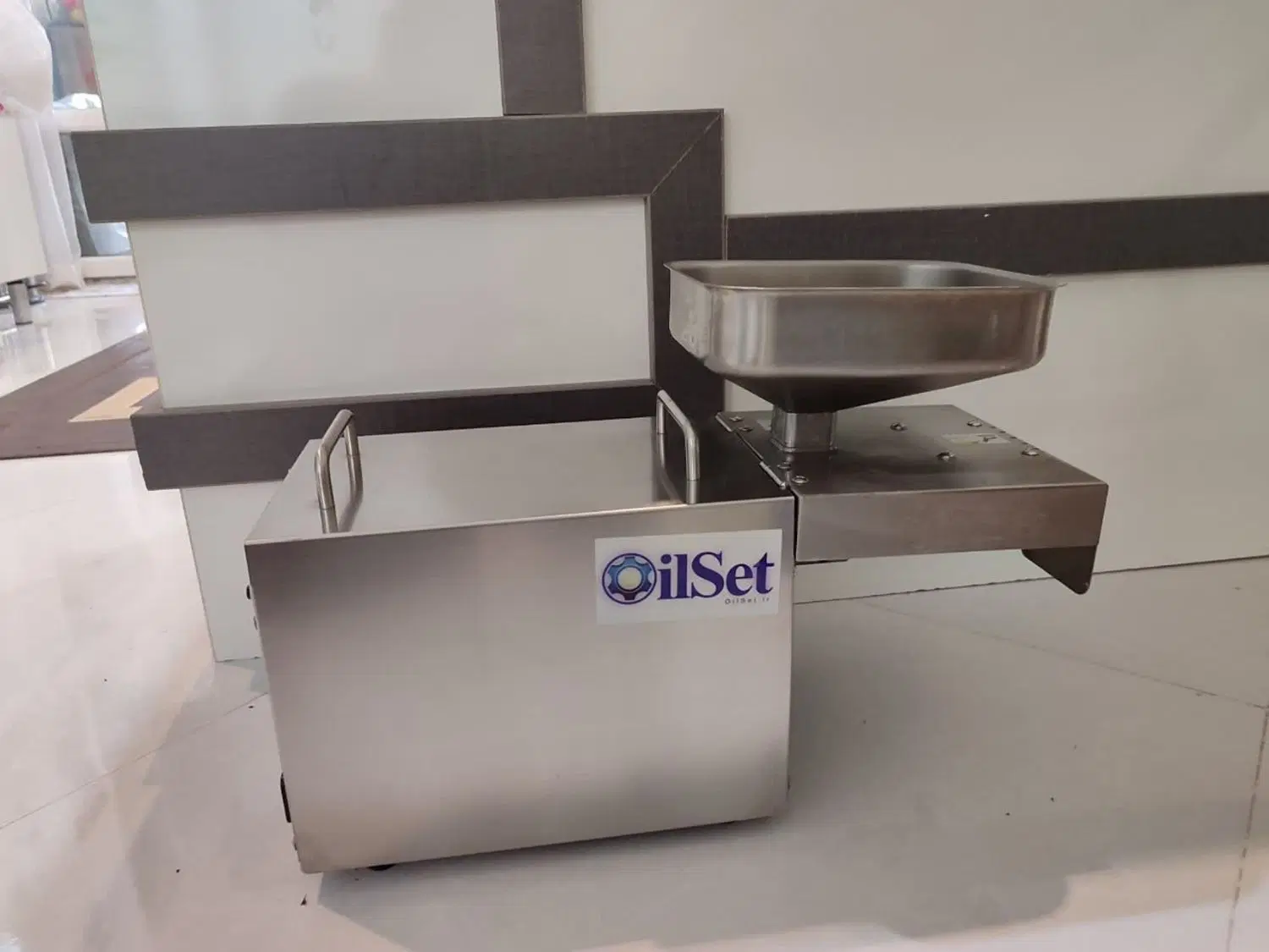 دستگاه روغن گیری oilset|سایر لوازم برقی|تهران, ارامنه|دیوار