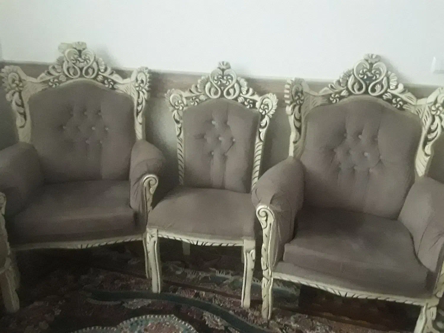 مبل سلطنطی ۹ نفره کم کارکرده با میزعسلی|مبلمان خانگی و میز عسلی|ساوه, |دیوار