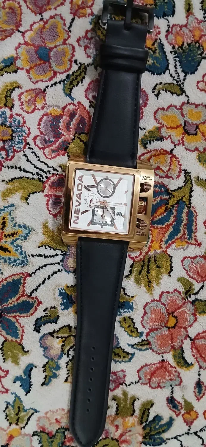 ساعت مچی|ساعت|رباط‌کریم, رباط‌کریم|دیوار