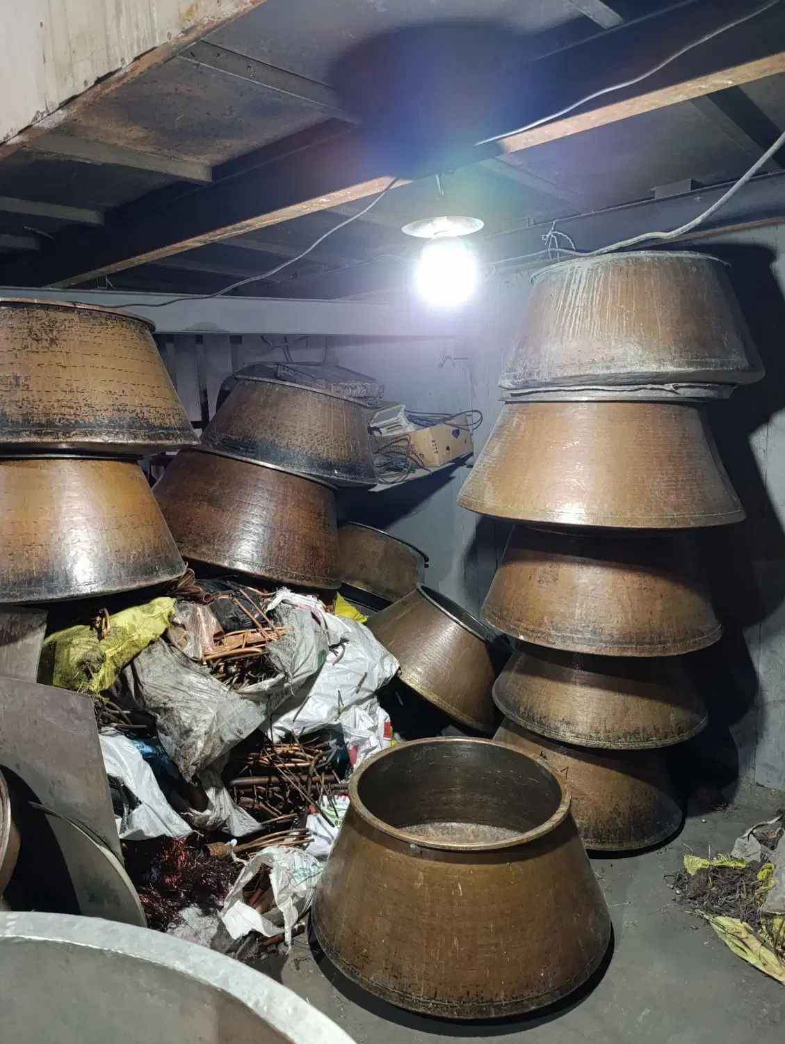 خریدار وفروش دیگ روحی ،دیگ مسی،|ظروف پختوپز|تهران, نیروی هوایی (پیروزی)|دیوار