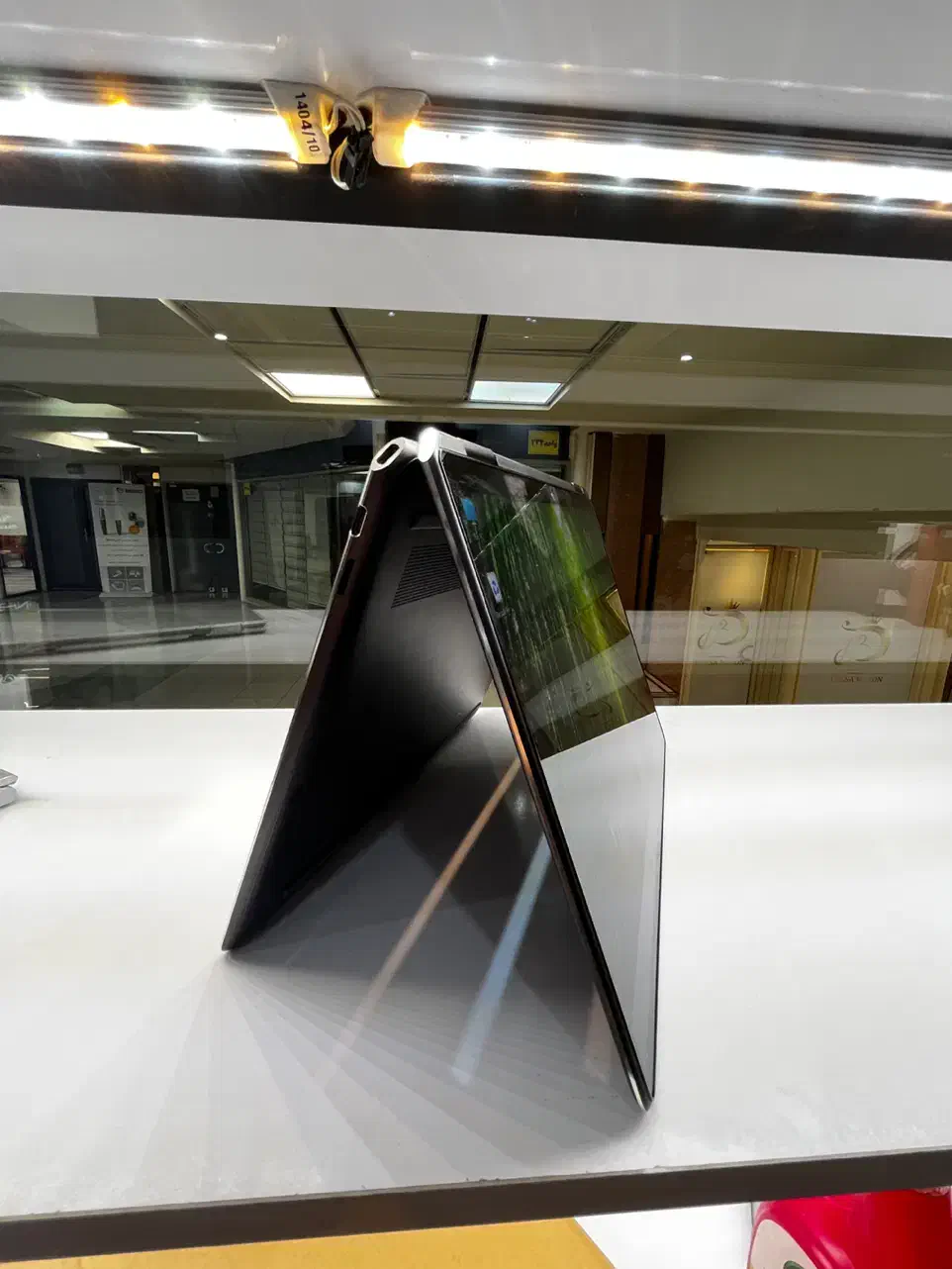 لپ تاپ hp specture|رایانه همراه|اصفهان, باغ زرشک|دیوار