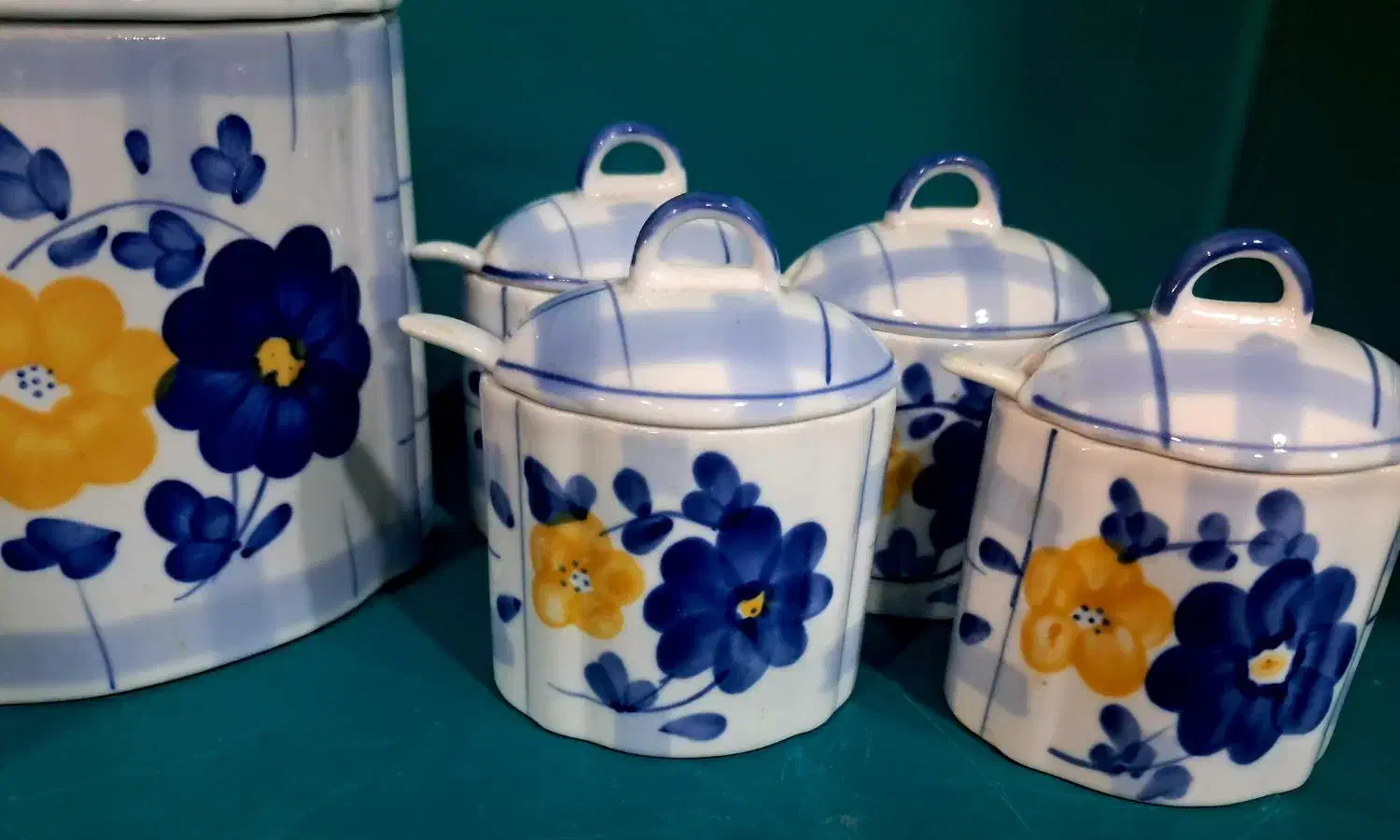 بانکه گلپنبه(معاوضه کالا به کالا)عضو کانالشو|ظروف سرو و پذیرایی|قم, شهید رجایی|دیوار