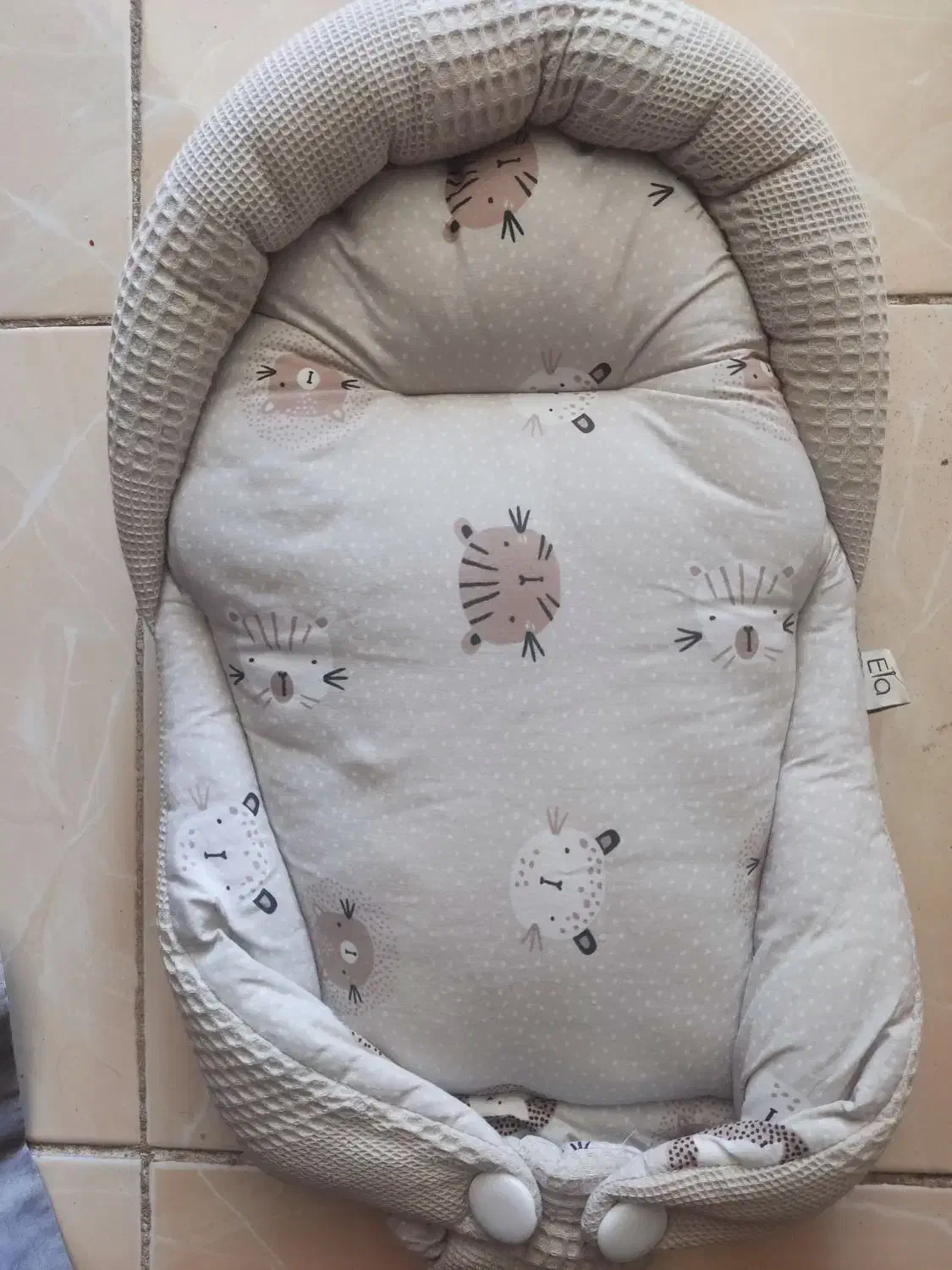 آغوشی نوزاد|اسباب و اثاث بچه|ایلام, |دیوار