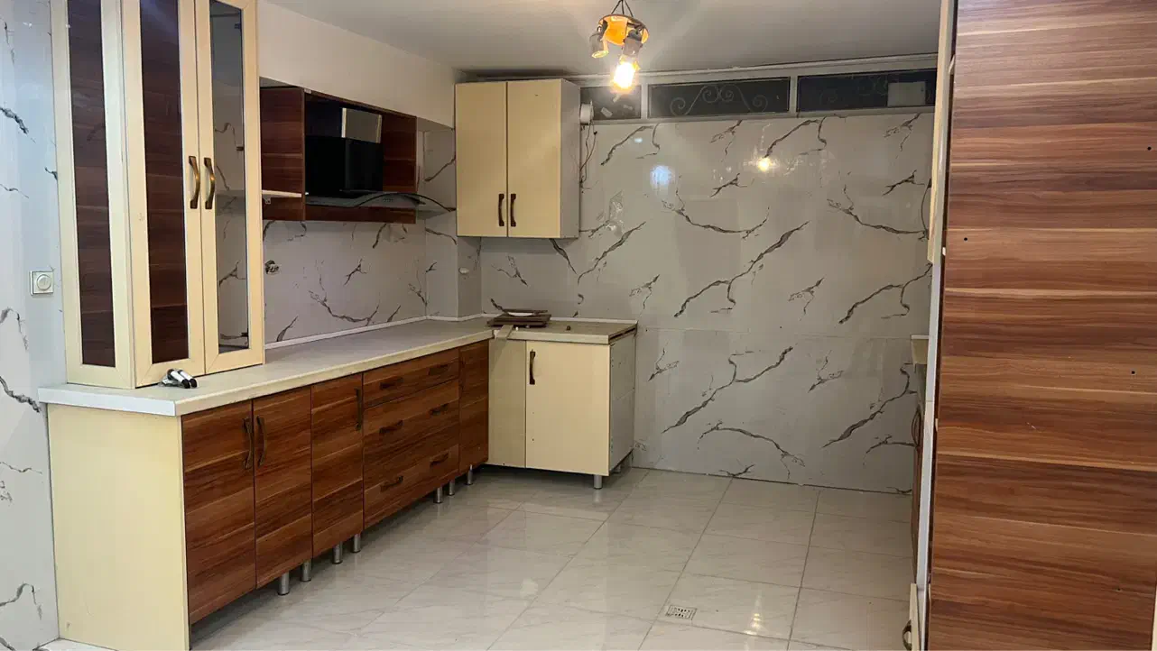 ۶۵ متر با حیاط ، بازسازی حتی ۱۵ نفر