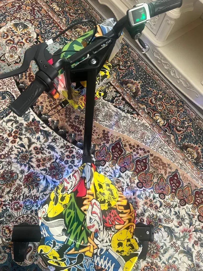 اسکوتر|دوچرخه، اسکیت، اسکوتر|شیراز, کوشک میدان|دیوار