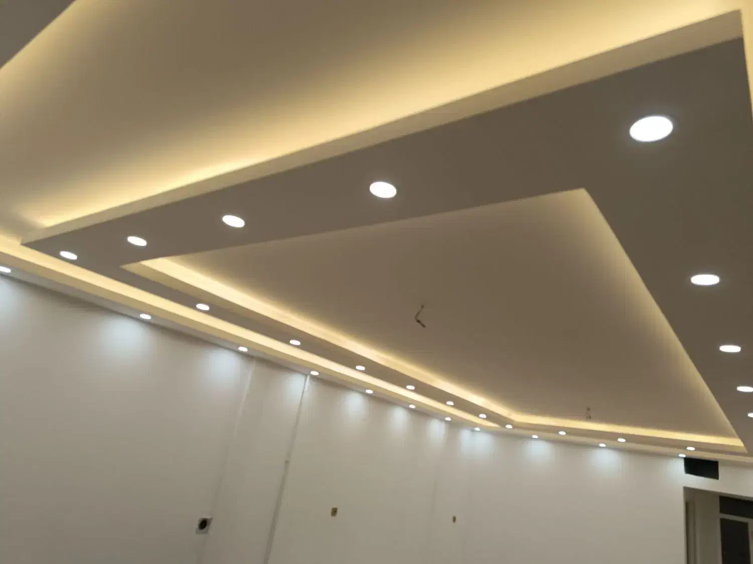 برقکار ،نورپردازی،رفع اتصالی،دوربین،دزدگیر|خدمات پیشه و مهارت|کرمانشاه, |دیوار