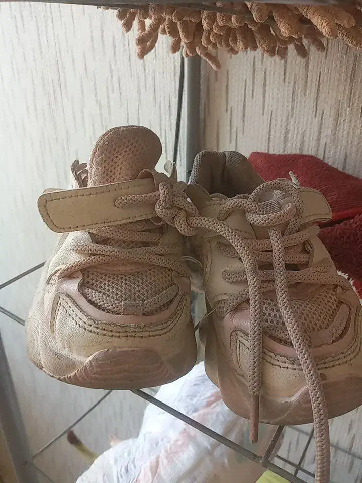 یک جفت کفش بچگانه|کفش و لباس بچه|ورامین, ورامین|دیوار