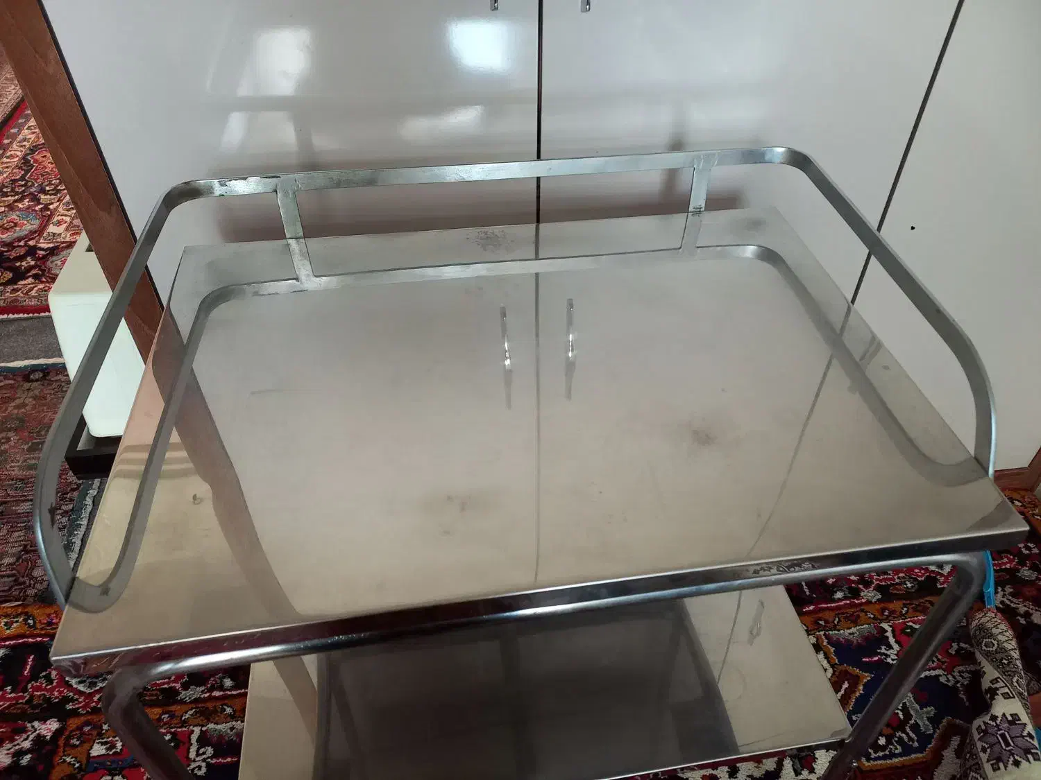 میز استیل دو طبقه قدیمی محکم|مبلمان خانگی و میز عسلی|تبریز, |دیوار